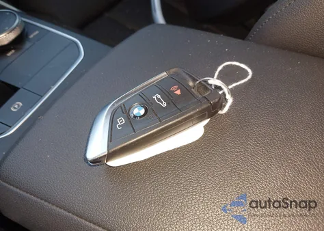 2021 BMW 330I z USA, uszkodzony, nr VIN 3MW5R1J04M8C12392